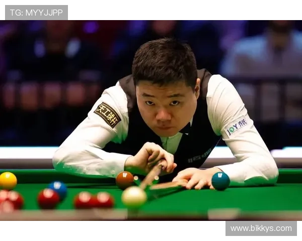 斯诺克大师赛关键时刻沉着应战展现老练风范经验愈发成熟底蕴尽显